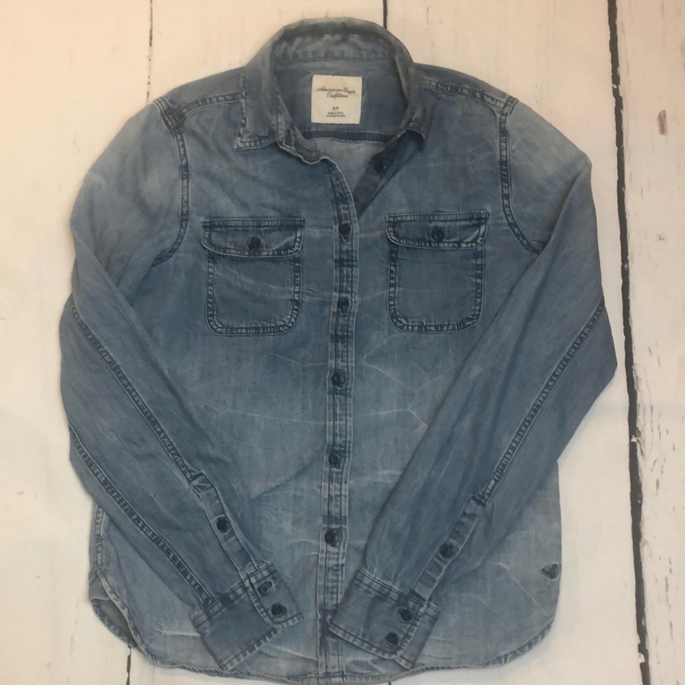 American Eagle button up shirt